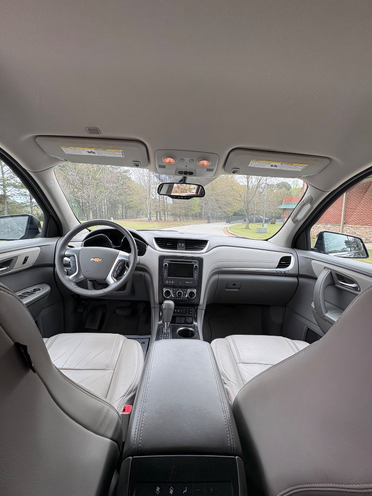 2015 Chevrolet Traverse 2LT - Photo 10