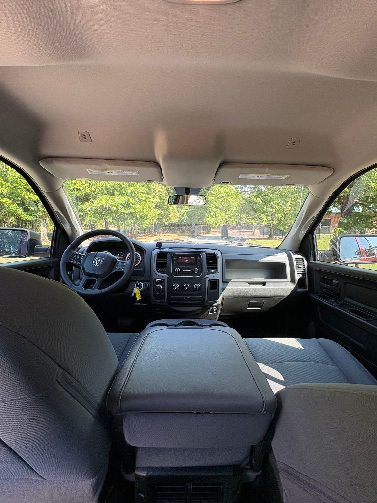 2017 RAM Ram 1500 Pickup Tradesman - Photo 10