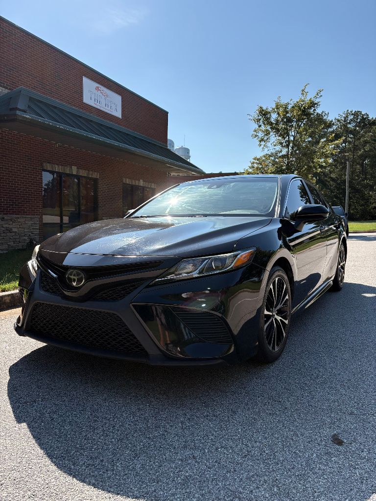 Used 2019 Toyota Camry SE with VIN 4T1B11HK3KU692490 for sale in Monroe, GA